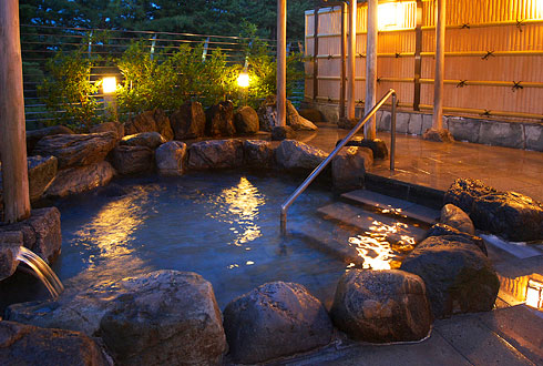 Outdoor hot bath